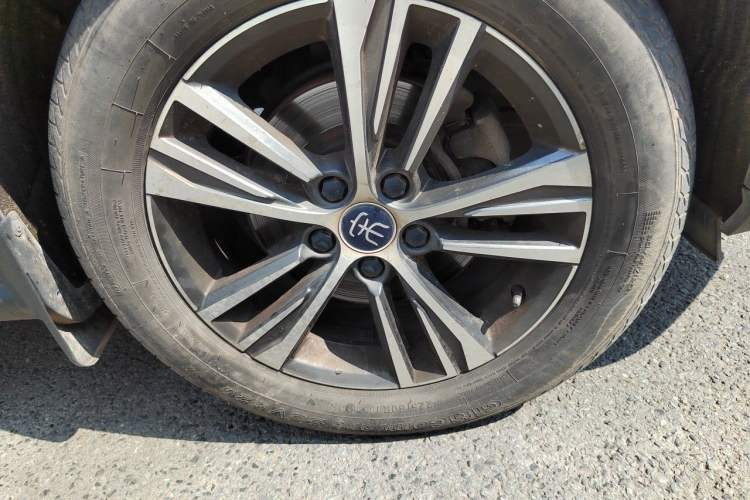 Used BYD Song Pro 2019 1.5T Automatic Luxury Model Right Front Wheel Hub