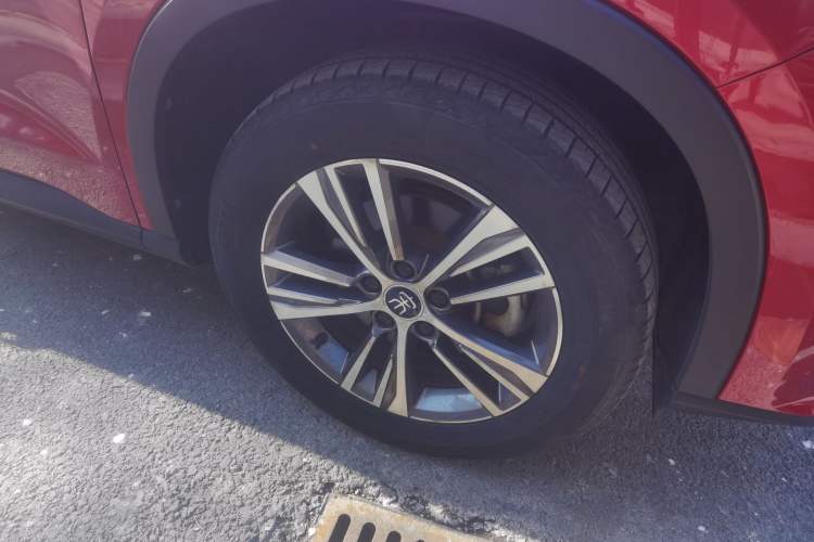 Used BYD Song Pro 2019 1.5T Automatic Luxury Model Right Front Wheel Hub