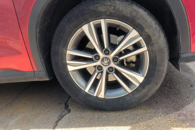 Used BYD Song Pro 2019 1.5T Automatic Luxury Model Right Front Wheel Hub