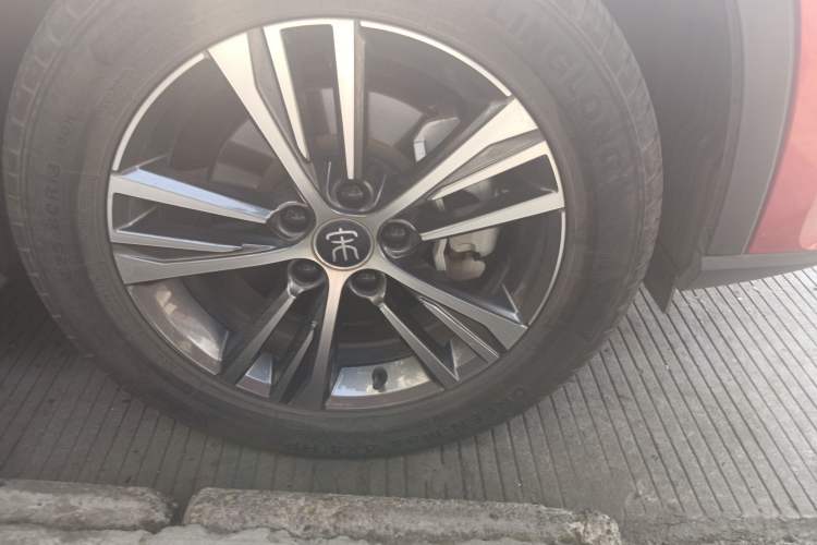 Used BYD Song Pro 2019 1.5T Automatic Luxury Model Right Front Wheel Hub