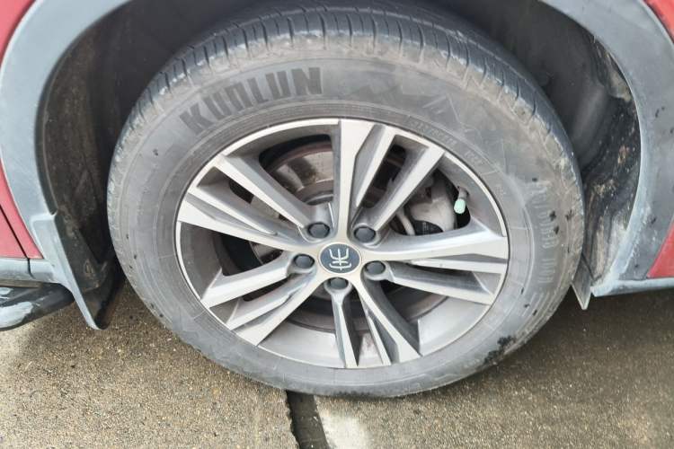 Used BYD Song Pro 2019 1.5T Automatic Prestige Model Right Front Wheel Hub