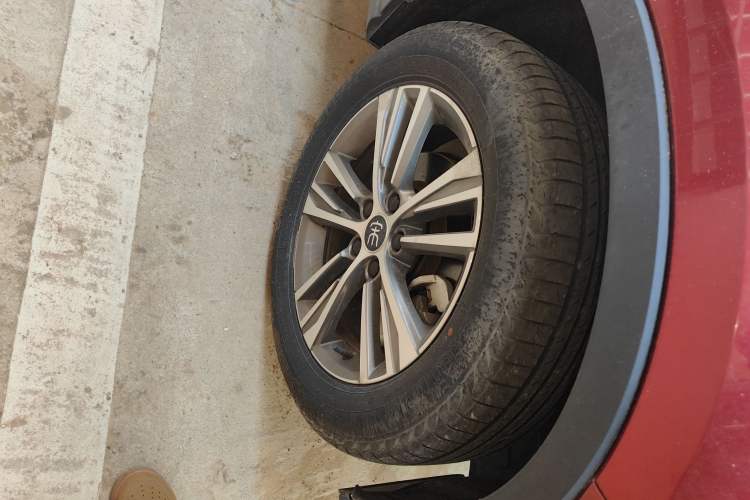 Used BYD Song Pro 2019 1.5T Automatic Luxury Model Right Front Wheel Hub