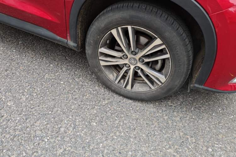 Used BYD Song Pro 2019 1.5T Automatic Luxury Model Right Front Wheel Hub