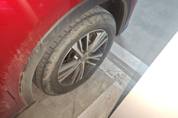Used BYD Song Pro 2019 1.5T Automatic Elite Edition Right Front Wheel Hub