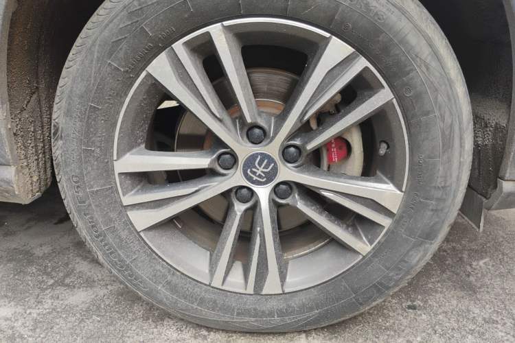 Used BYD Song Pro 2019 1.5T Automatic Luxury Model Right Front Wheel Hub