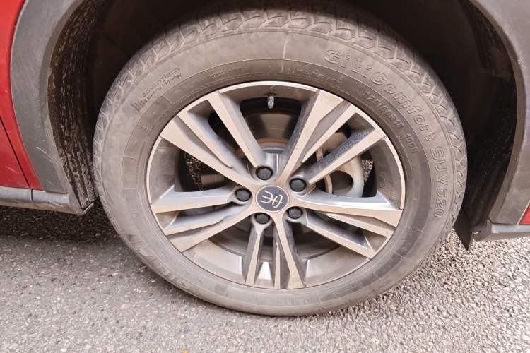 Used BYD Song Pro 2019 1.5T Automatic Luxury Model Right Front Wheel Hub