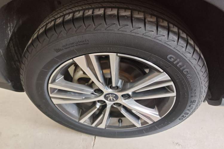 Used BYD Song Pro 2019 1.5T Automatic Elite Edition Right Rear Wheel Hub