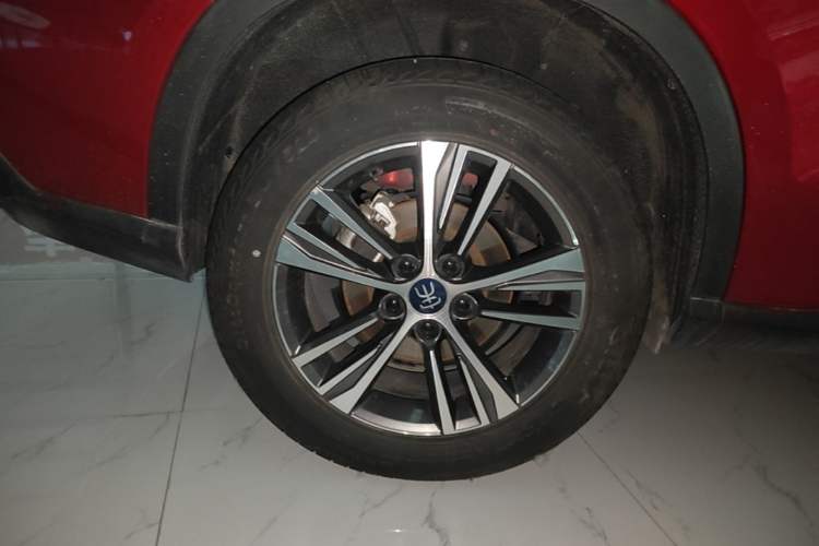 Used BYD Song Pro 2019 1.5T Automatic Elite Edition Right Rear Wheel Hub