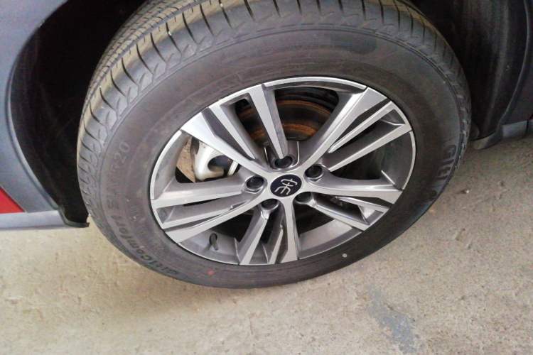 Used BYD Song Pro 2019 1.5T Automatic Elite Edition Right Rear Wheel Hub