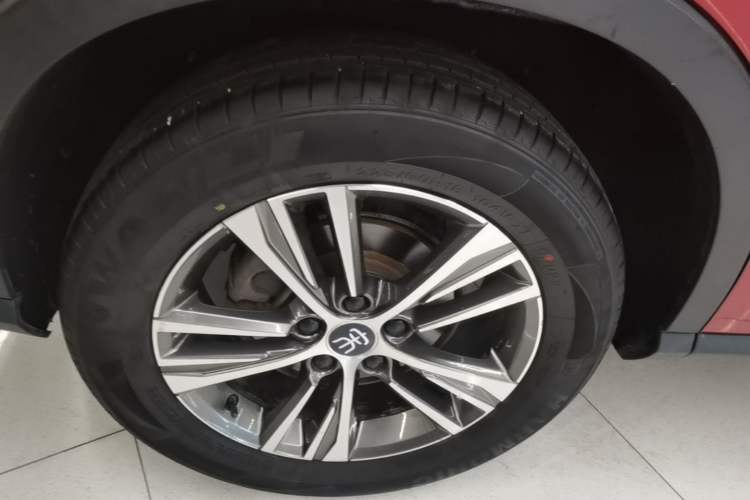 Used BYD Song Pro 2019 1.5T Automatic Luxury Model Right Rear Wheel Hub