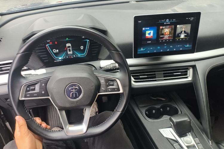 Used BYD Song Pro 2019 1.5T Automatic Luxury Model Center Console