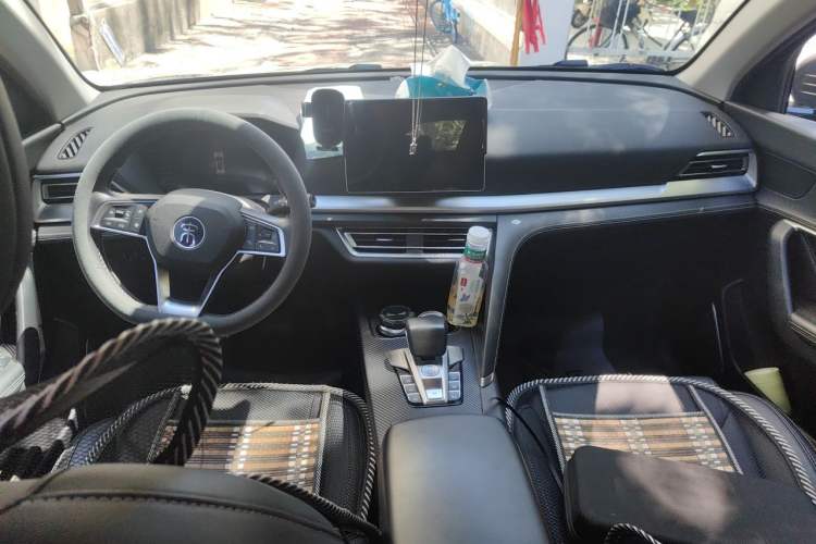 Used BYD Song Pro 2019 1.5T Automatic Luxury Model Center Console