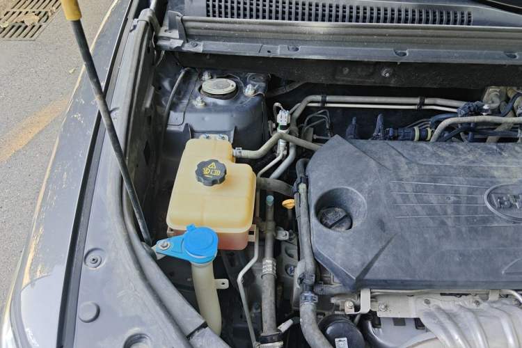 Used BYD Song Pro 2019 1.5T Automatic Prestige Model Engine Bay Right