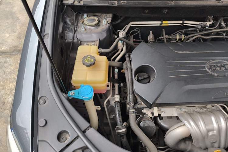 Used BYD Song Pro 2019 1.5T Automatic Elite Edition Engine Bay Right
