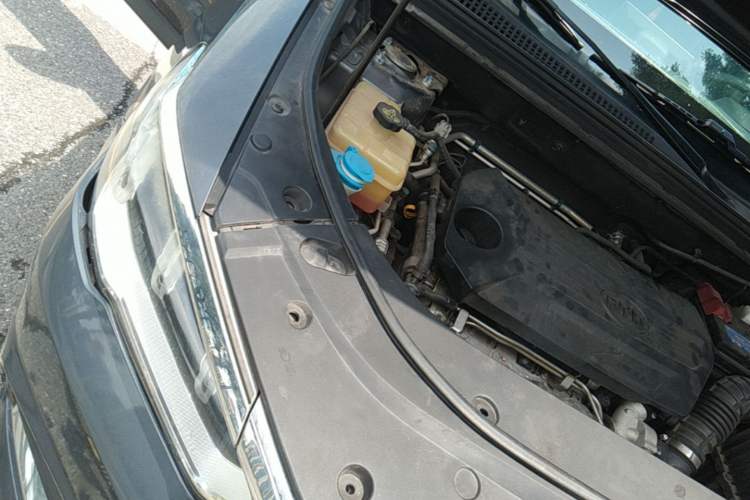 Used BYD Song Pro 2019 1.5T Automatic Elite Edition Engine Bay Right
