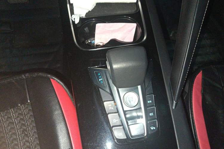 Used BYD Song Pro 2019 1.5T Automatic Elite Edition Gear Lever