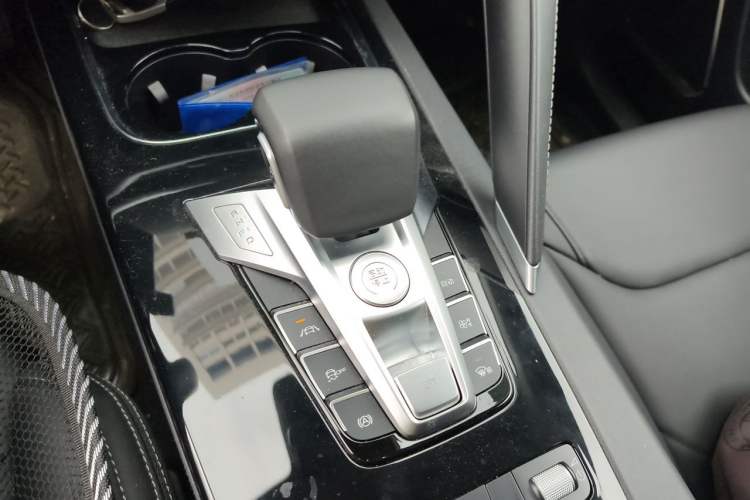 Used BYD Song Pro 2019 1.5T Automatic Luxury Model Gear Lever