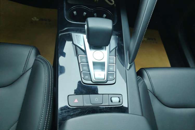 Used BYD Song Pro 2019 1.5T Automatic Luxury Model Gear Lever