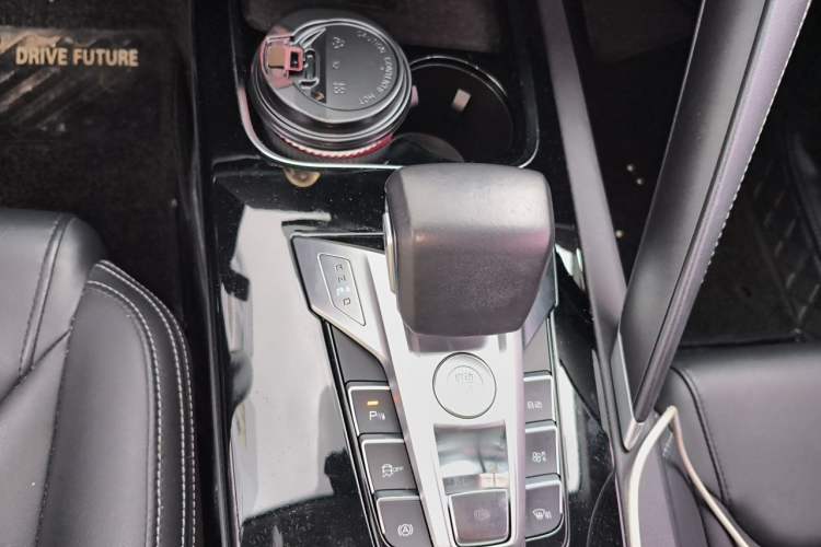 Used BYD Song Pro 2019 1.5T Automatic Elite Edition Gear Lever