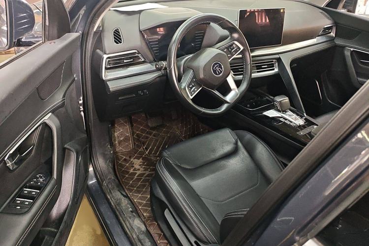 Used BYD Song Pro 2019 1.5T Automatic Elite Edition Interior 3