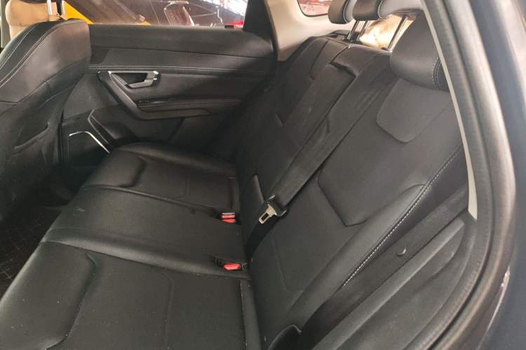 Used BYD Song Pro 2019 1.5T Automatic Elite Edition Interior 4