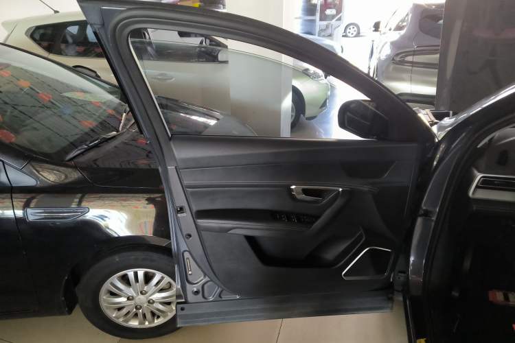 Used BYD Song Pro 2019 1.5T Automatic Luxury Model Left Front Door Interior