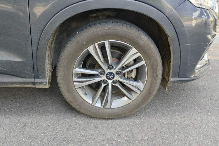 Used BYD Song Pro 2019 1.5T Automatic Prestige Model Right Front Wheel Hub