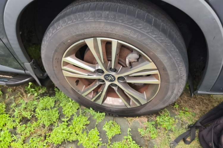 Used BYD Song Pro 2019 1.5T Automatic Luxury Model Right Front Wheel Hub