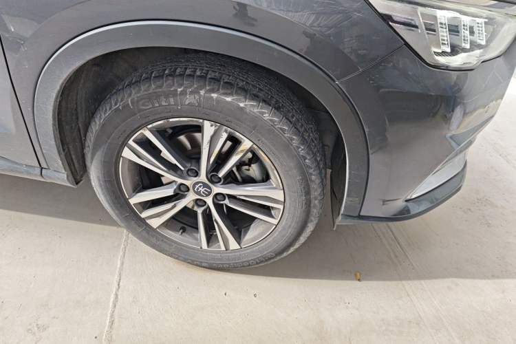 Used BYD Song Pro 2019 1.5T Automatic Luxury Model Right Front Wheel Hub