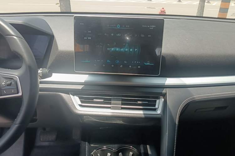 Used BYD Song Pro 2019 1.5T Automatic Elite Edition Audio And AC Panel