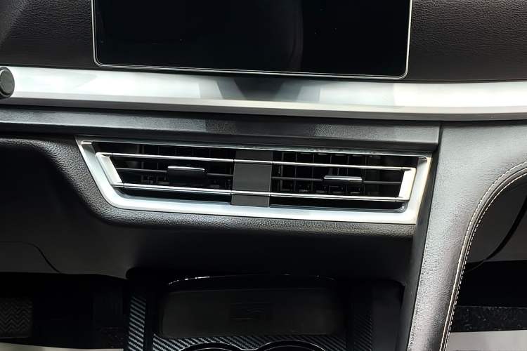 Used BYD Song Pro 2019 1.5T Automatic Luxury Model Audio And AC Panel