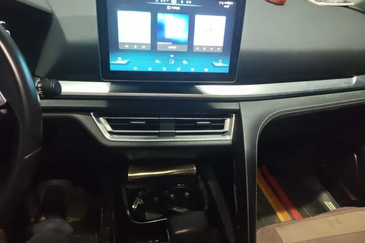 Used BYD Song Pro 2019 1.5T Automatic Luxury Model Audio And AC Panel