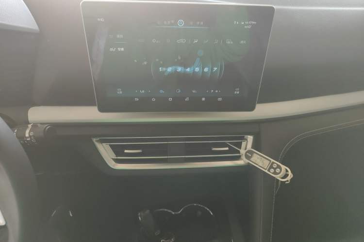 Used BYD Song Pro 2019 1.5T Automatic Luxury Model Audio And AC Panel