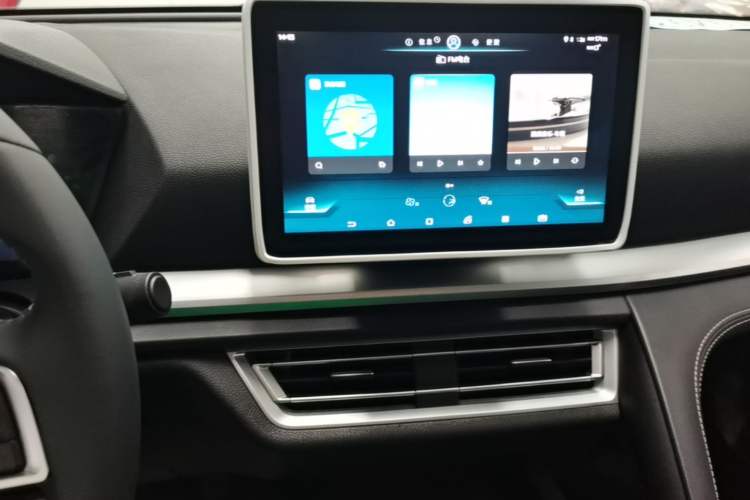 Used BYD Song Pro 2019 1.5T Automatic Elite Edition Audio And AC Panel