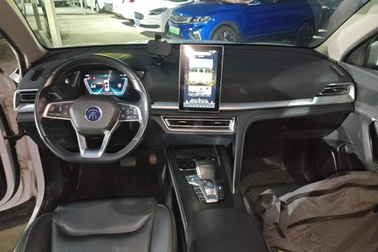Used BYD Song Pro 2019 1.5T Automatic Luxury Model Center Console
