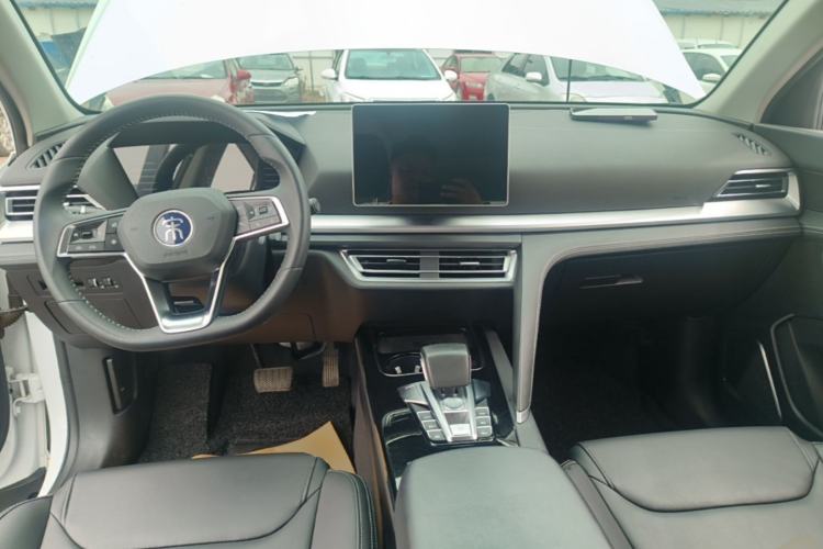 Used BYD Song Pro 2019 1.5T Automatic Luxury Model Center Console