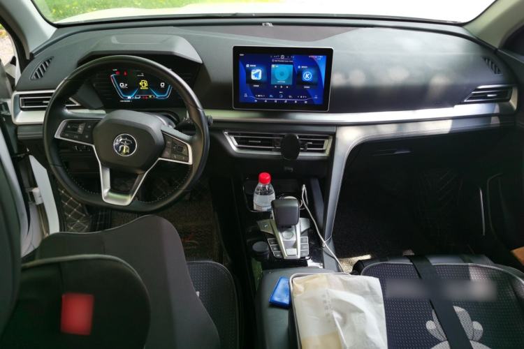 Used BYD Song Pro 2019 1.5T Automatic Luxury Model Center Console