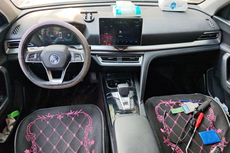 Used BYD Song Pro 2019 1.5T Automatic Luxury Model Center Console