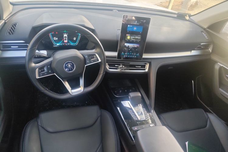 Used BYD Song Pro 2019 1.5T Automatic Luxury Model Center Console