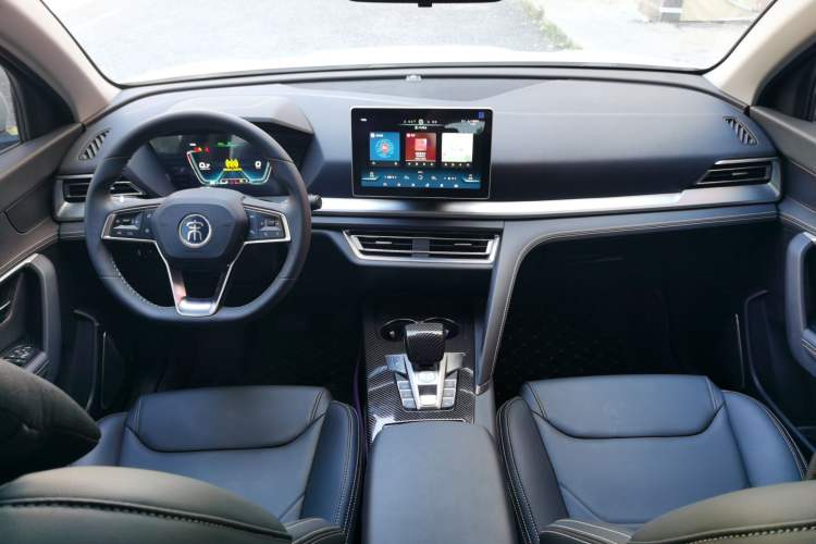 Used BYD Song Pro 2019 1.5T Automatic Luxury Model Center Console