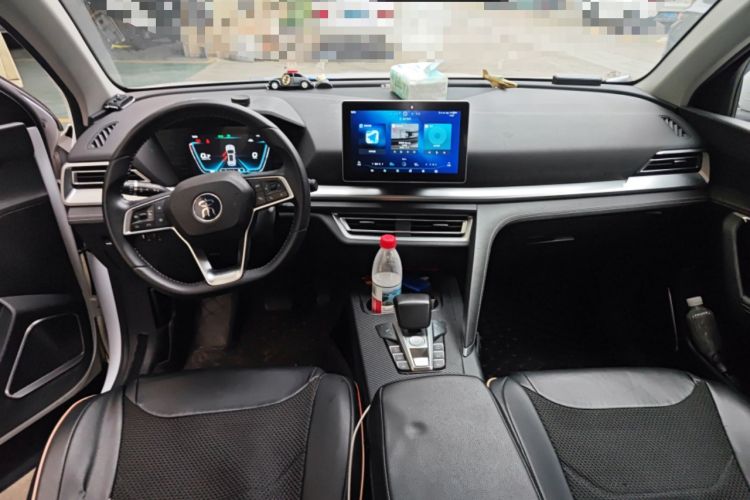 Used BYD Song Pro 2019 1.5T Automatic Luxury Model Center Console