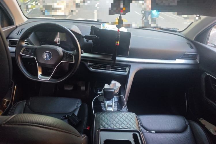 Used BYD Song Pro 2019 1.5T Automatic Prestige Model Center Console