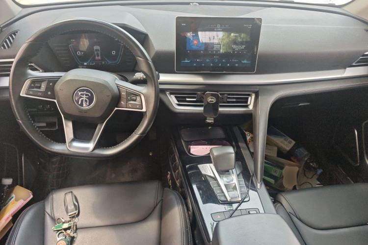 Used BYD Song Pro 2019 1.5T Automatic Luxury Model Center Console