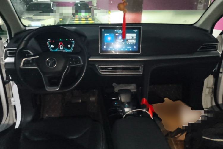 Used BYD Song Pro 2019 1.5T Automatic Luxury Model Center Console