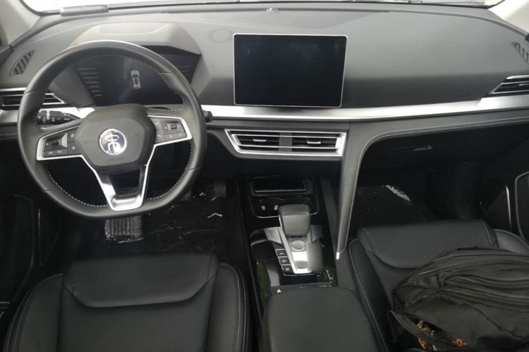 Used BYD Song Pro 2019 1.5T Automatic Luxury Model Center Console