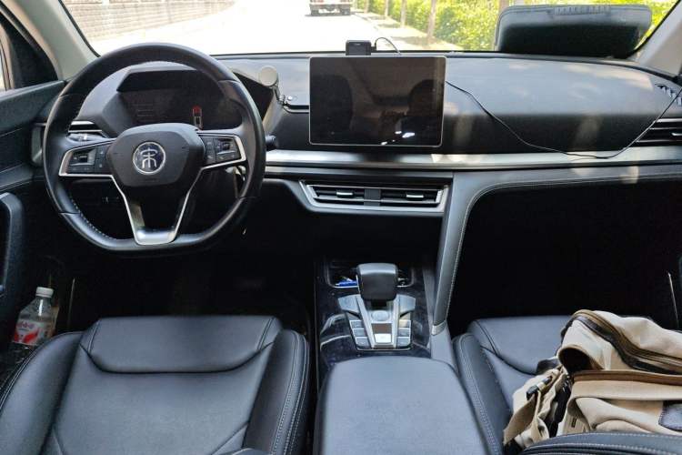 Used BYD Song Pro 2019 1.5T Automatic Luxury Model Center Console