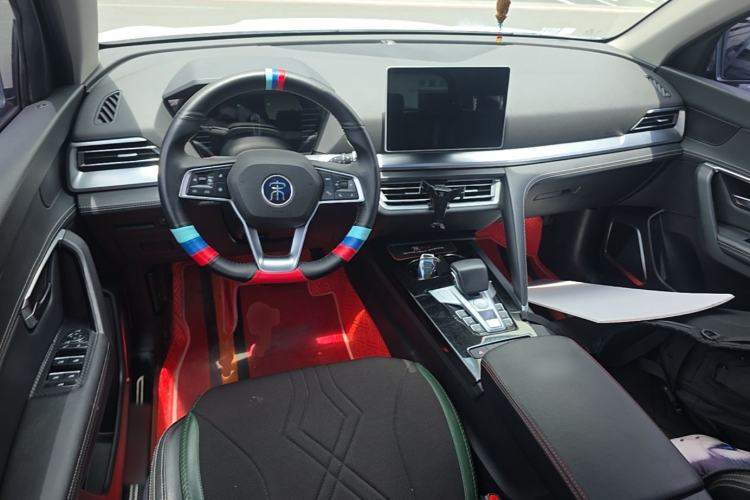 Used BYD Song Pro 2019 1.5T Automatic Luxury Model Center Console