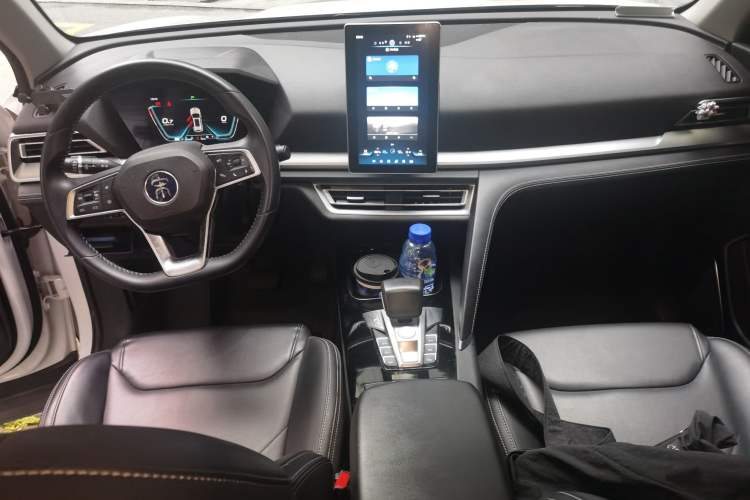 Used BYD Song Pro 2019 1.5T Automatic Luxury Model Center Console
