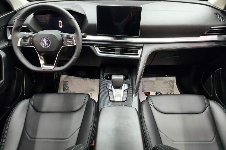 Used BYD Song Pro 2019 1.5T Automatic Luxury Model Center Console