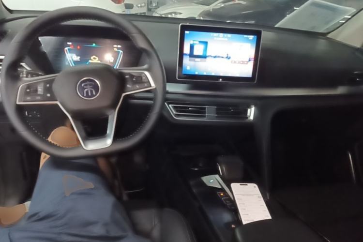 Used BYD Song Pro 2019 1.5T Automatic Prestige Model Center Console